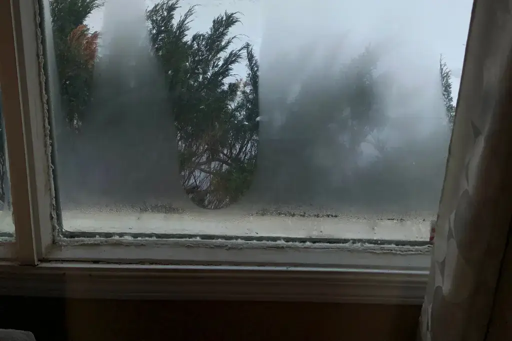 A window in harrisburg with cold air coming through - My Topp Home